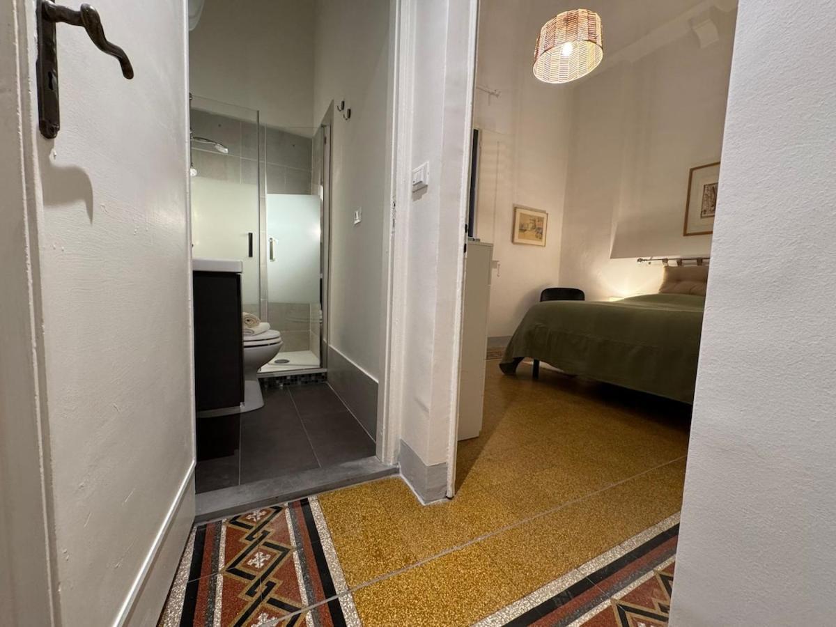 Apartment Ambrogio 33 - Three Bedrooms Three Bathrooms Florence
