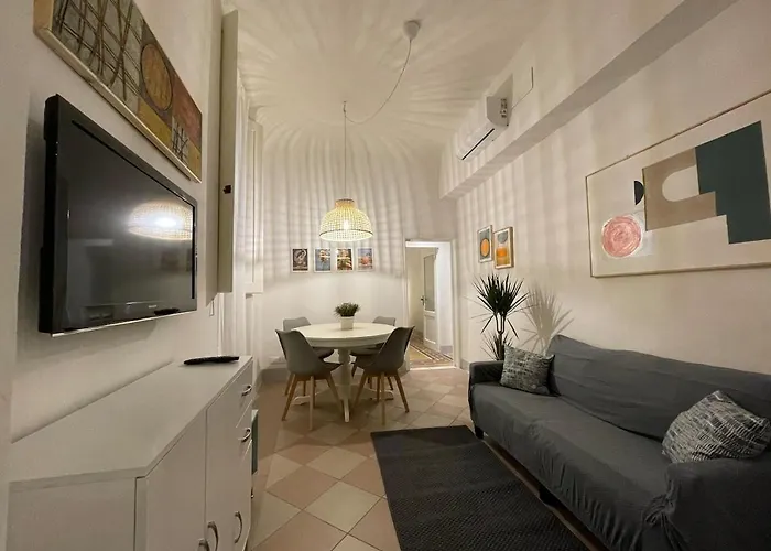 Ambrogio 33 - Three Bedrooms Three Bathrooms